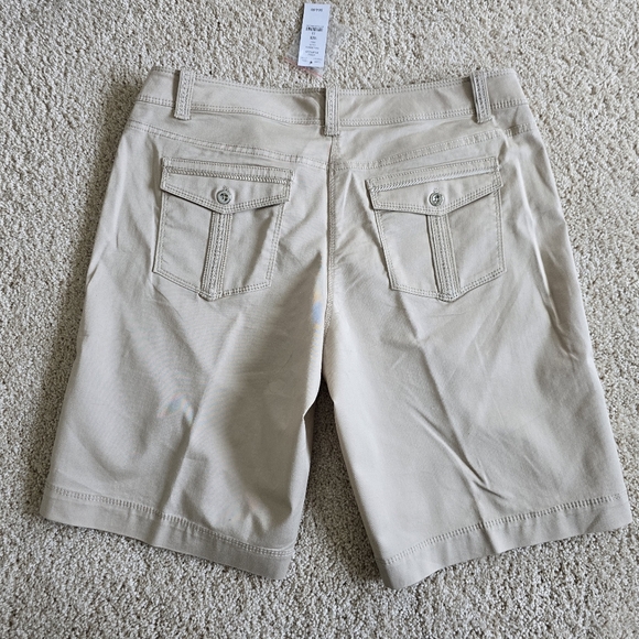 White house black market women's sz. 12 beige khaki Bermuda shorts NWT - Picture 2 of 6